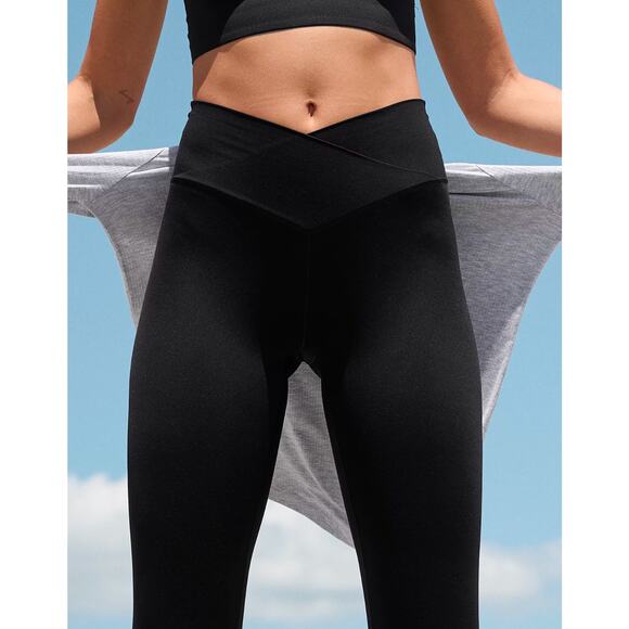 Offline | aerie: Black Crossover Waist Leggings - Picture 1 of 10